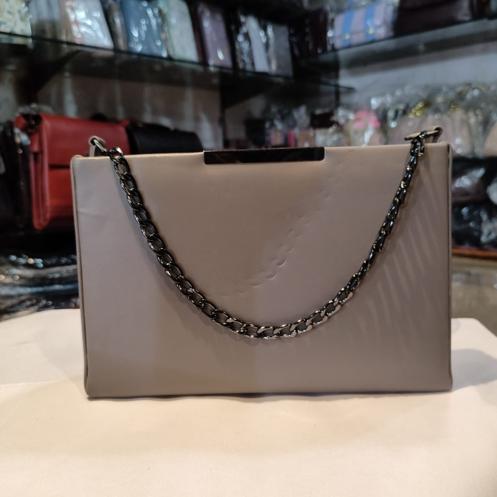 Leather India Premium Handbag – Stylish & Durable Leather Handbags for Women