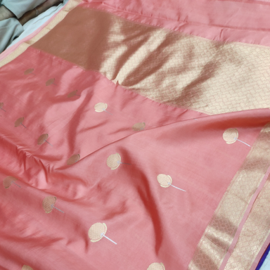 Pure Mango Silk Handwoven Banarasi Saree With Kadhua Butis in Peach Shade